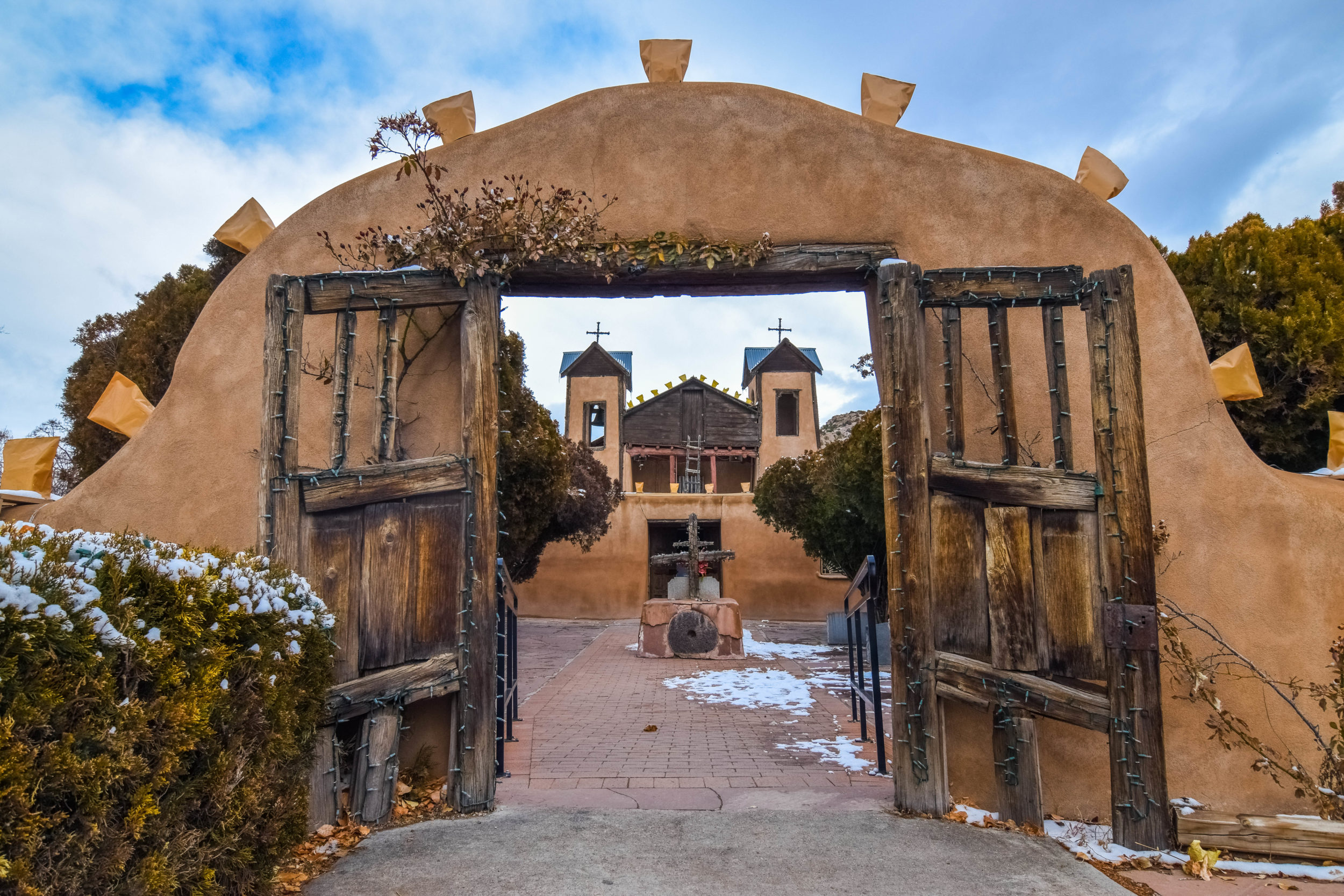 el-santuario-de-chimayo-holy-dirt-found-in-new-mexico-we-who-roam